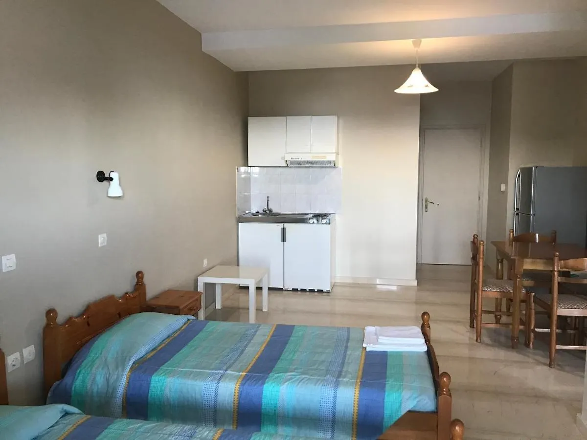 Marinos Studios Poros  Řecko